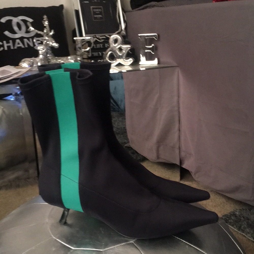Zara Trafaluc pointy booties size 40